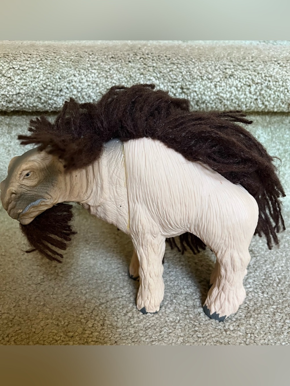 1994 Stargate SG-1 Mastadge Beast of Burden Vinyl Figure